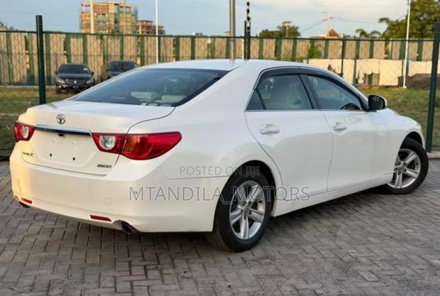 Toyota Mark X 2.5 AWD 2011 White