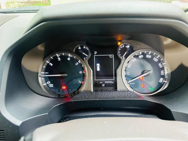 Toyota Land Cruiser Prado 2022 White