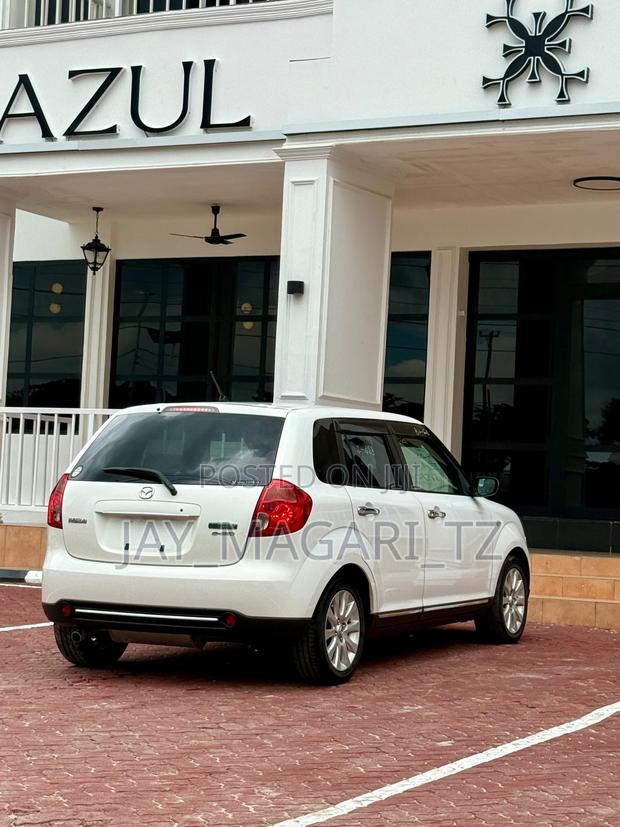 Mazda Verisa 2008 White