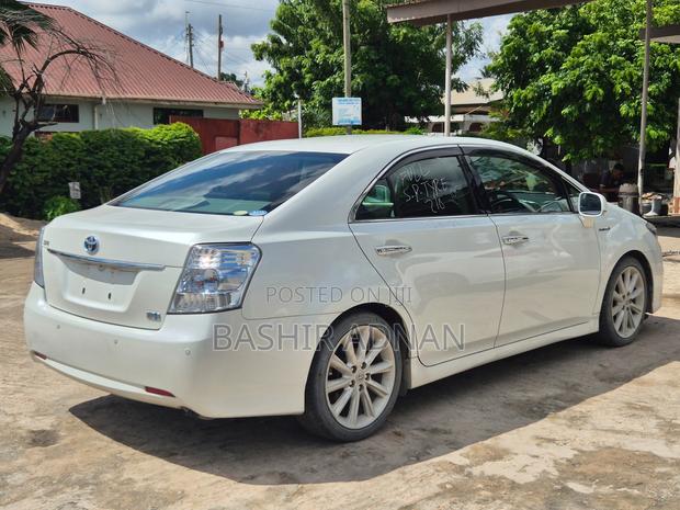 Toyota Sai 2.4 Hybrid FWD 2012 White
