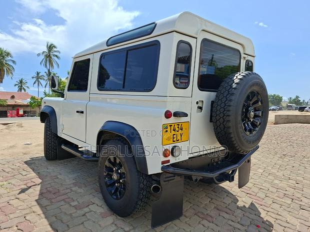 Land Rover Defender 2015 White