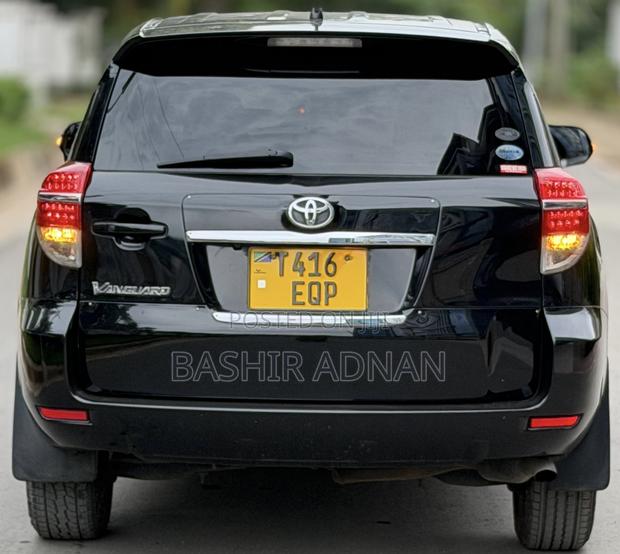 Toyota Vanguard 2010 Black