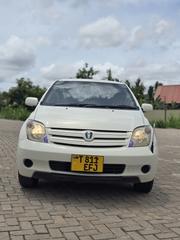 Toyota IST 2005 White for sale