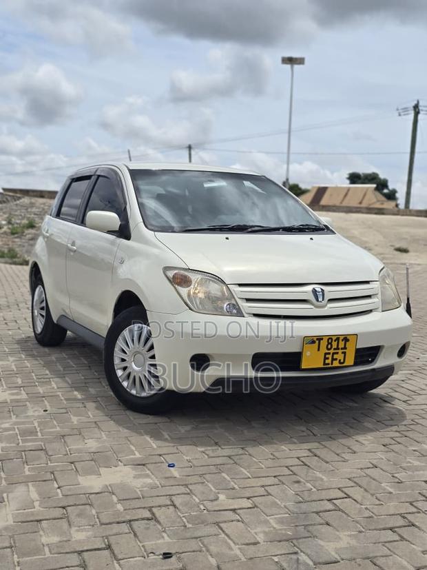 Toyota IST 2005 White
