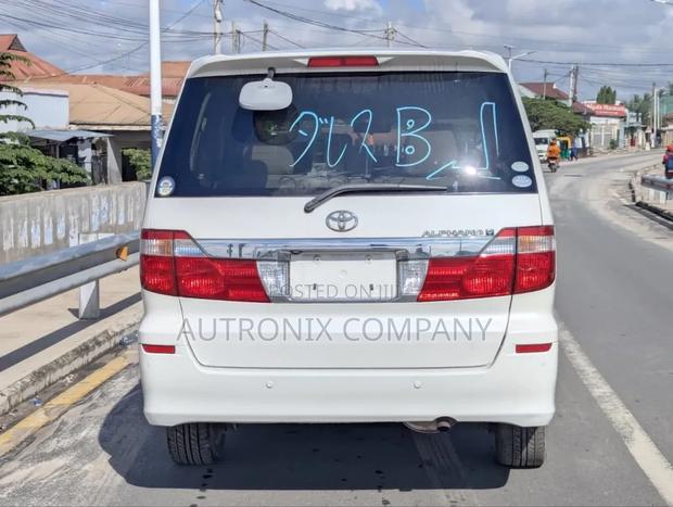 Toyota Alphard 2005 White