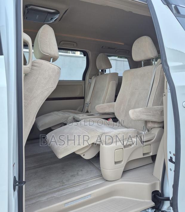 Toyota Alphard 2.4 Petrol FWD 2010 White