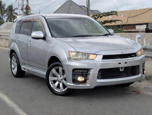 Mitsubishi Outlander Sport ES 2011 Silver