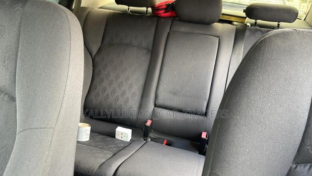 Toyota Fun Cargo 2004 Silver