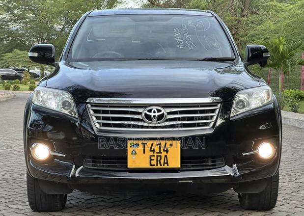 Toyota Vanguard 2011 Black