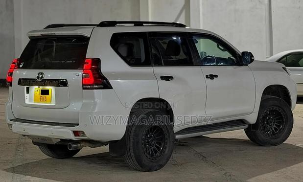 Toyota Land Cruiser Prado 2020 White