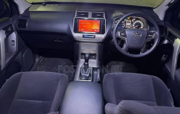 Toyota Land Cruiser 2019 White