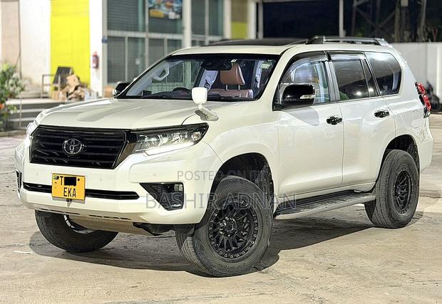 Toyota Land Cruiser Prado 2.7 2022 White