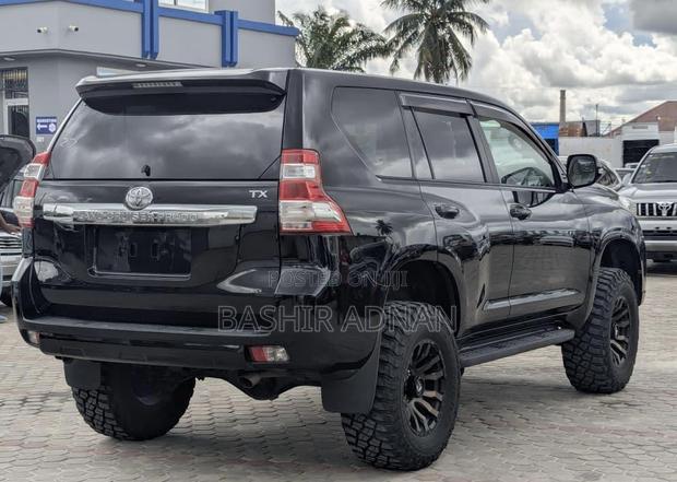 Toyota Land Cruiser Prado 2.8 2017 Matt Black