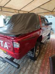Toyota Hilux 2.5 Cab 2005 Maroon for sale
