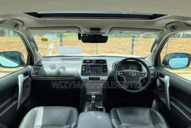Toyota Land Cruiser Prado 2.7 2019 White