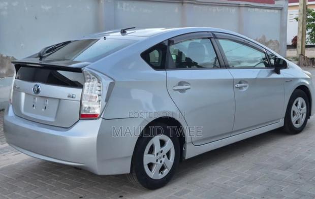 Toyota Prius 2011 Silver