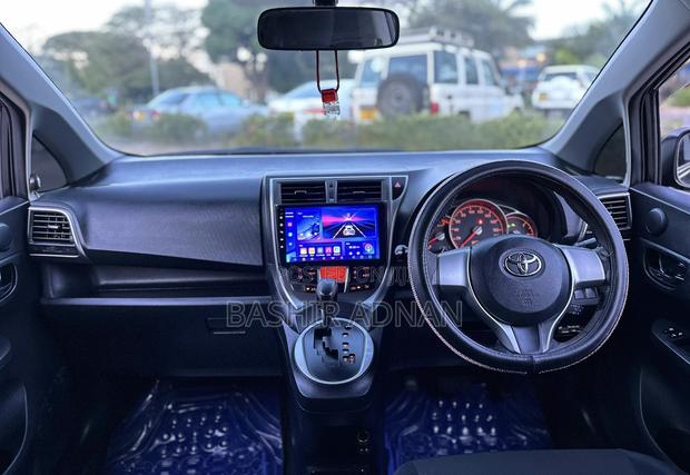 Toyota Ractis 1.5 FWD 2010 Black