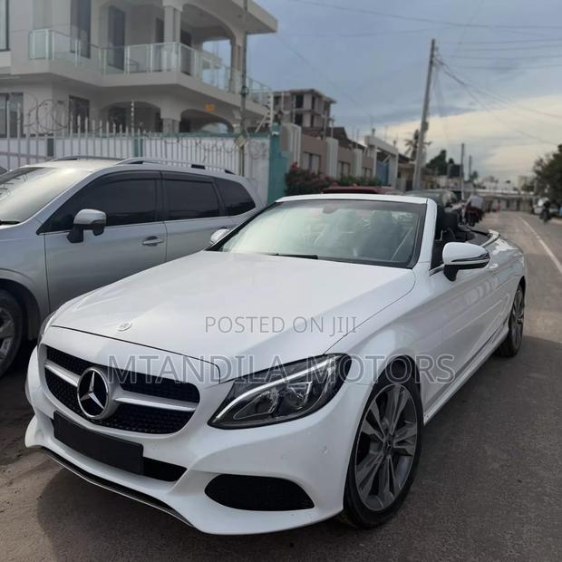 Mercedes-Benz C-Class C 200 (A205) 2017 White
