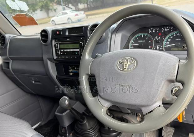 Toyota Land Cruiser 4.5 V8 DLX 2012 White