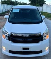 Toyota Noah 2.0 143hp AWD (7 Seater) 2009 Pearl for sale
