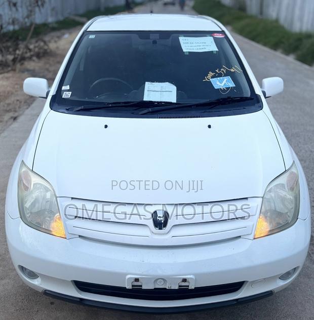 Toyota IST 2004 Pearl