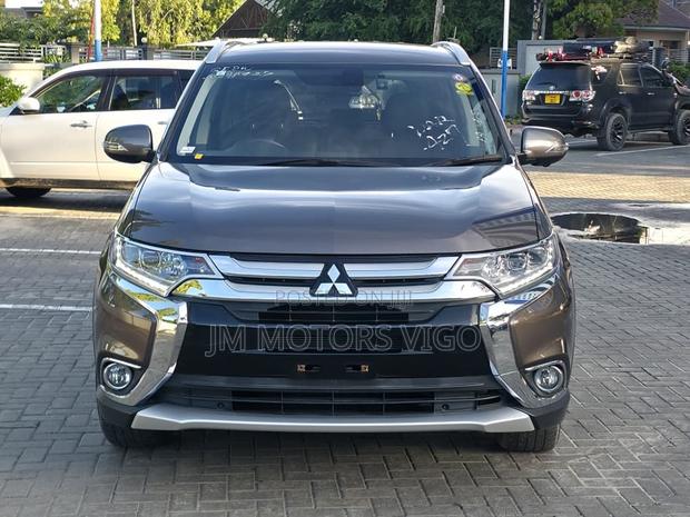 Mitsubishi Outlander 2016 Gray