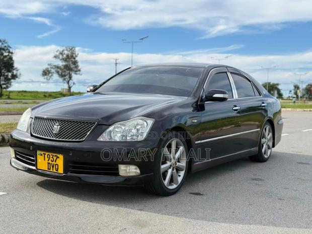 Toyota Crown Royale 2005 Black
