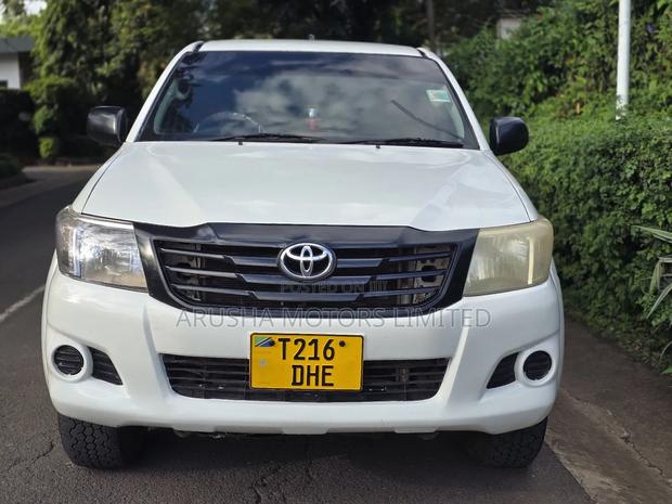 Toyota Hilux 2015 White