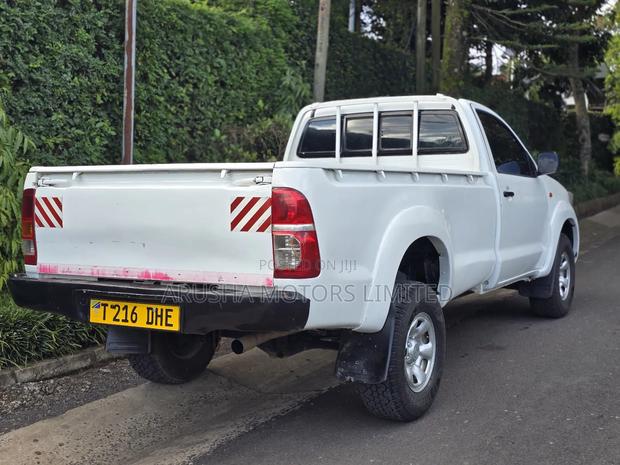 Toyota Hilux 2015 White