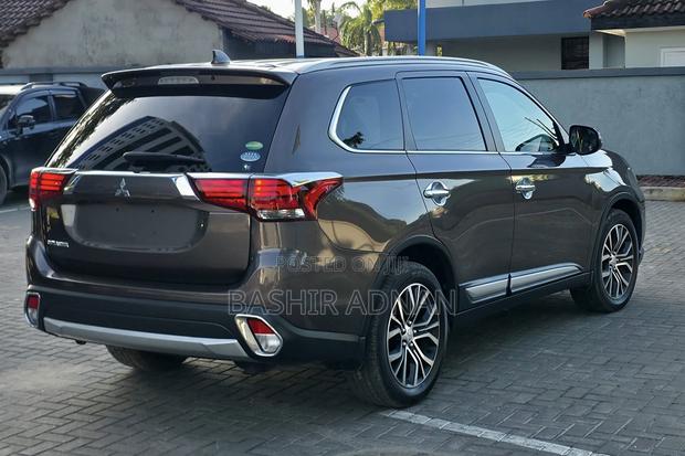 Mitsubishi Outlander 2016 Brown