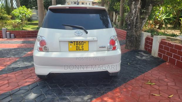 Toyota IST 2005 White