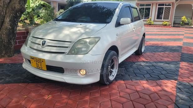 Toyota IST 2005 White
