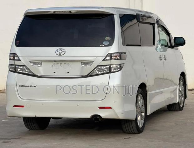 Toyota Alphard 2010 White