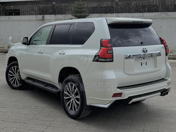 Toyota Land Cruiser Prado 2.8 2020 White