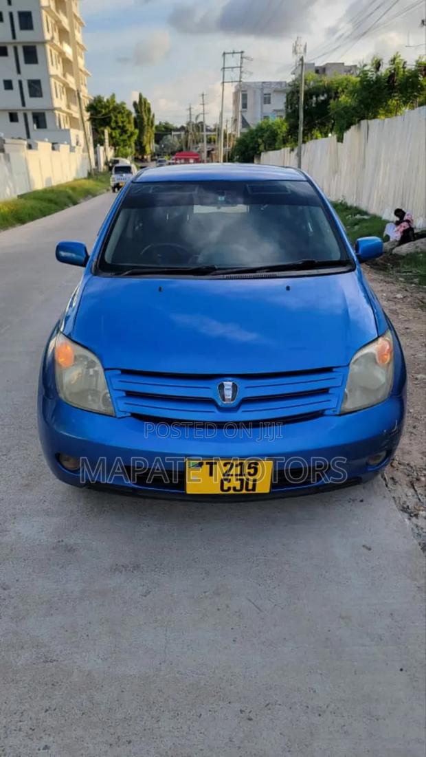 Toyota IST 2004 Blue