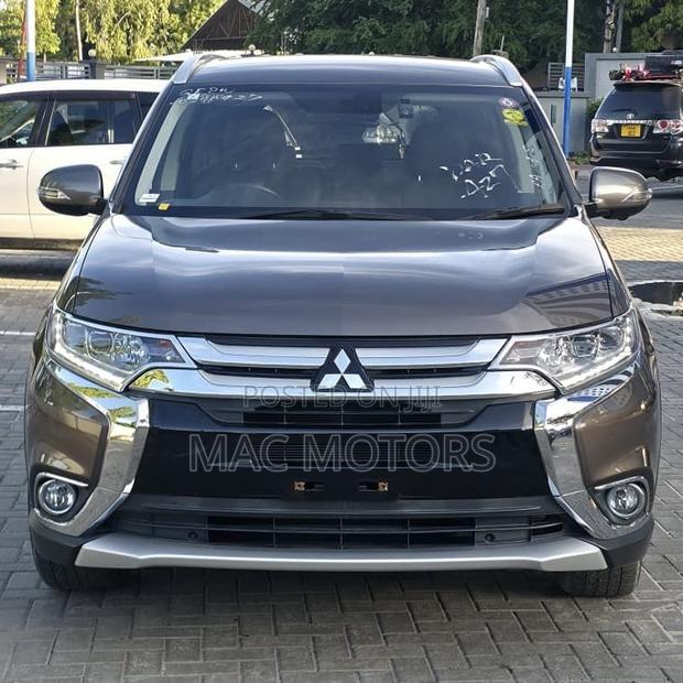 Mitsubishi Outlander 2016 Gray