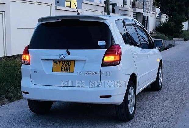 Toyota Corolla Spacio 2006 White