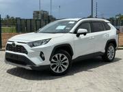 Toyota RAV4 XLE AWD 2019 Off white for sale