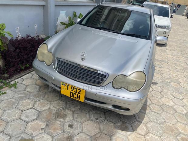 Mercedes-Benz C180 2002 Silver