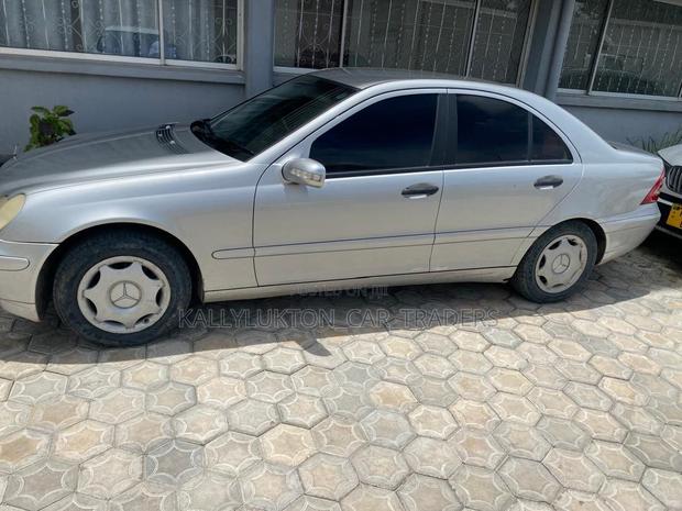 Mercedes-Benz C180 2002 Silver