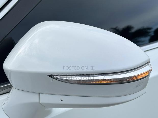 Toyota Crown 2014 White