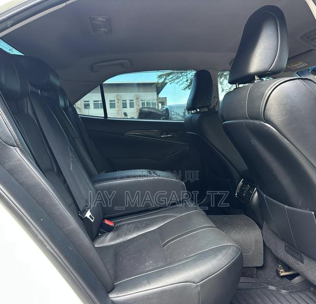 Toyota Crown 2014 White