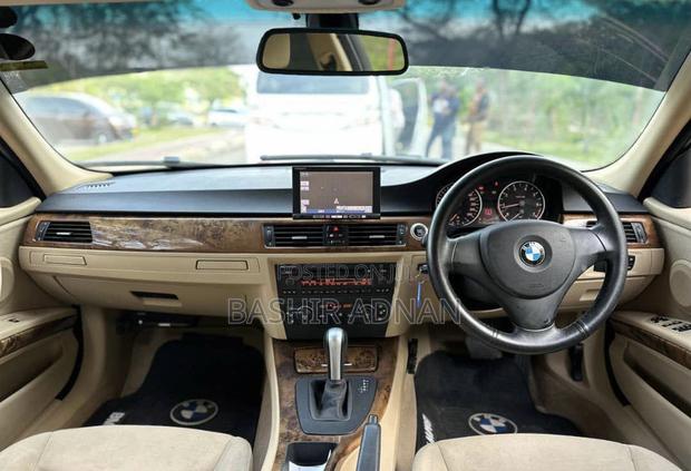 BMW 3 Series 320i RWD 2005 Blue