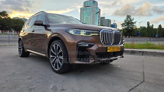 BMW X7 2020 Gold