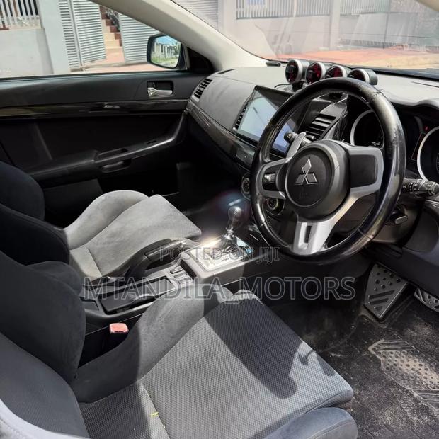 Mitsubishi Lancer Evo 2010 Black