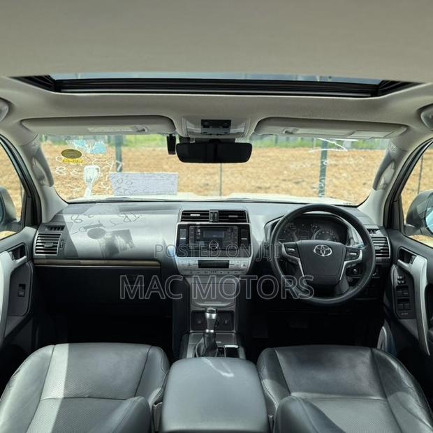 Toyota Land Cruiser Prado 2.7 2019 White