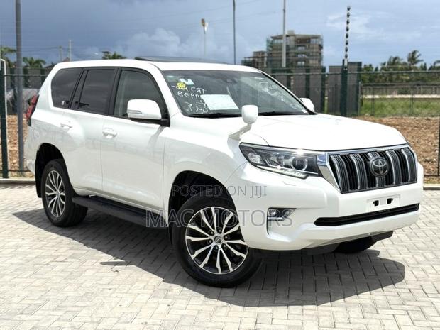 Toyota Land Cruiser Prado 2.7 2019 White
