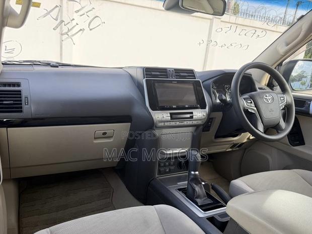 Toyota Land Cruiser Prado 2.8 2018 White
