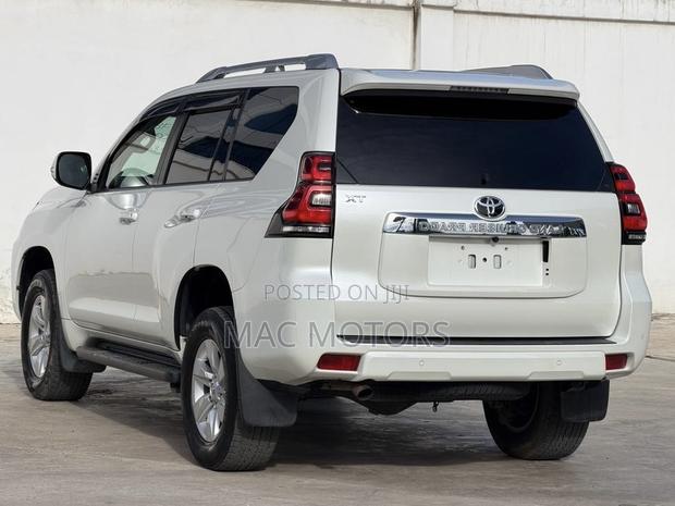 Toyota Land Cruiser Prado 2.8 2018 White