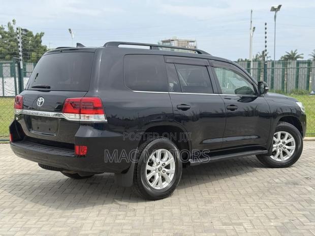Toyota Land Cruiser 2017 Black